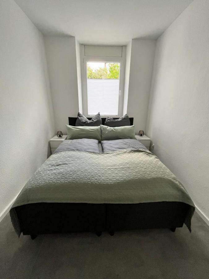 Florida Naehe Duesseldorf, Messe, Hbf, City, Wifi, Helios Hospital Apartment
